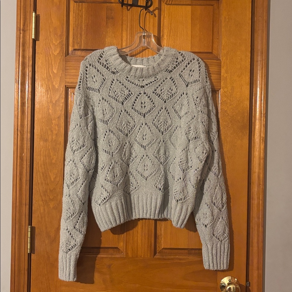 Gray Cable Knit Sweater❤️